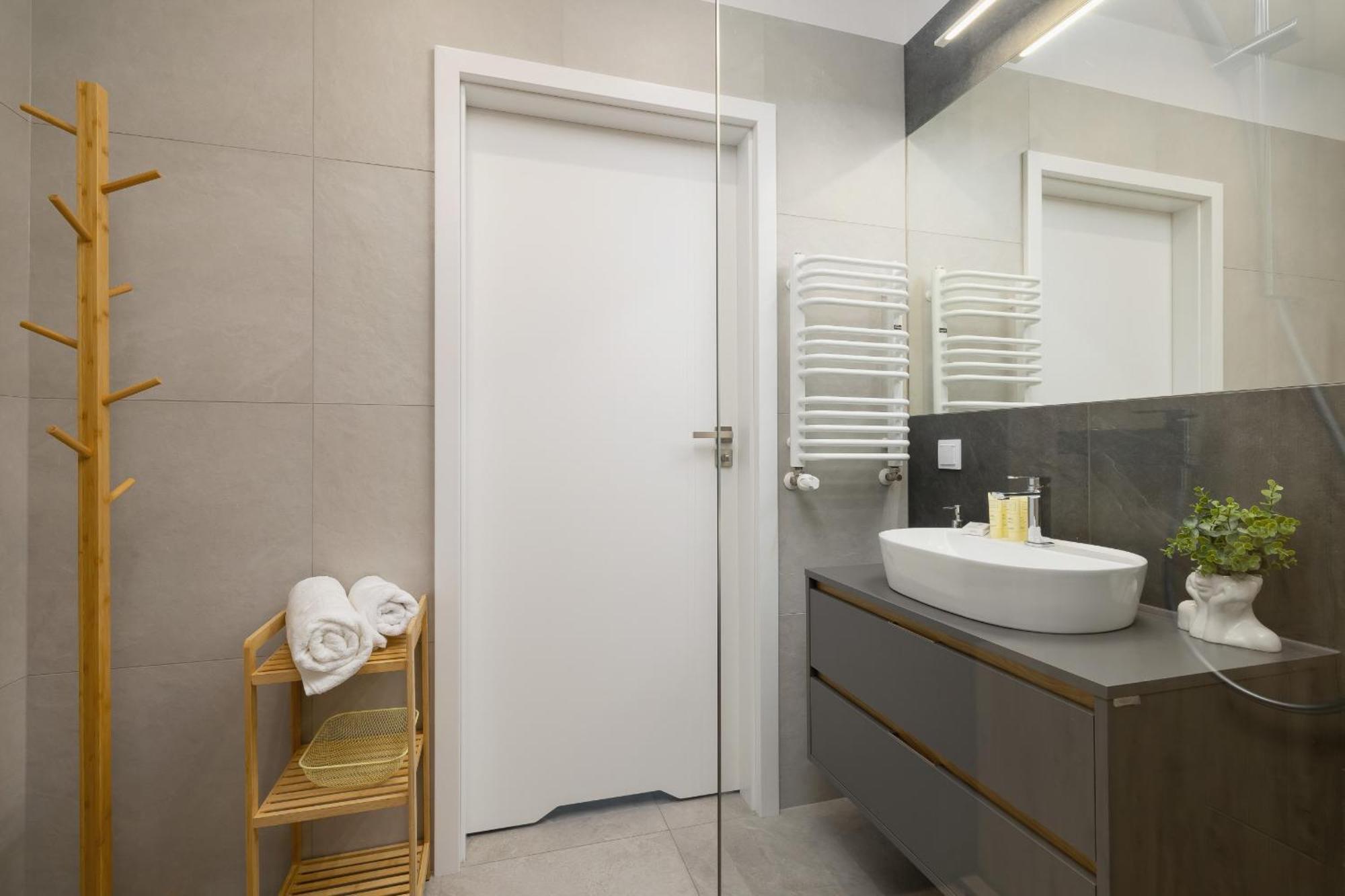 Stylowy Apartament Z Dwiema Sypialniami Balkonem I Parkingiem By Noclegi Renters Катовіце Екстер'єр фото